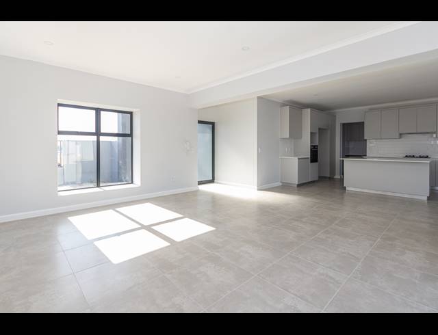 4 BEDROOM FREEHOLD FOR SALE IN PARKLANDS NORTH